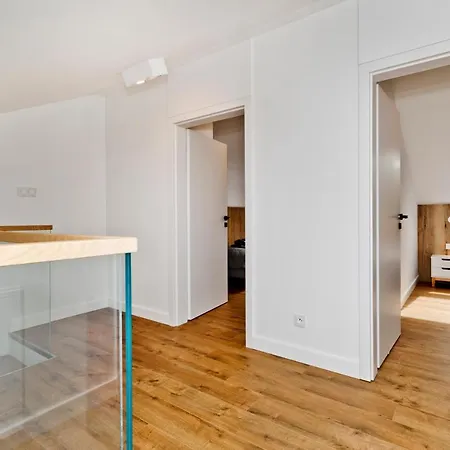 アパート Blueapart Apartland ヤスタルニャ